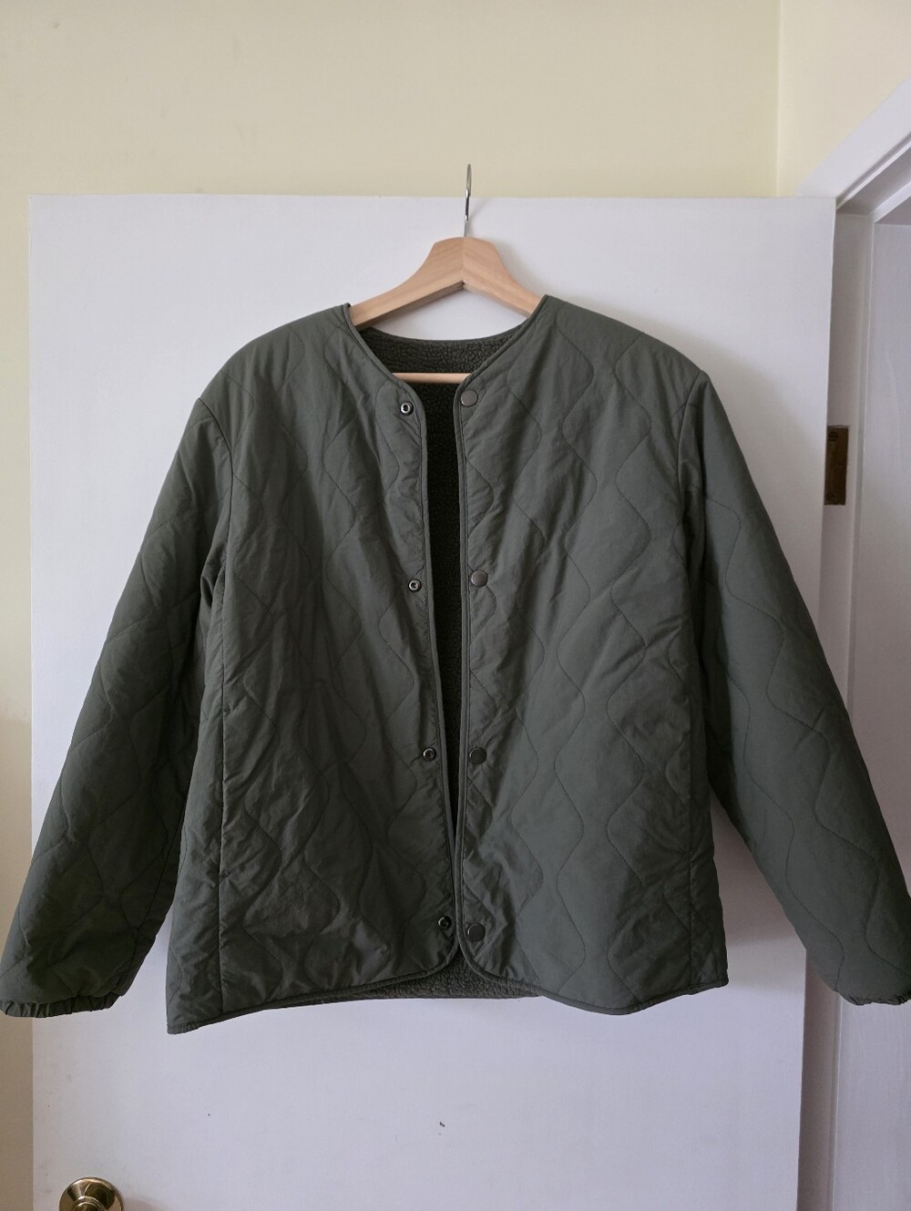 Uniqlo Quilted Olive Green Reversible Liner Jacket
